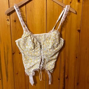 Cute floral corset top 💛🌻